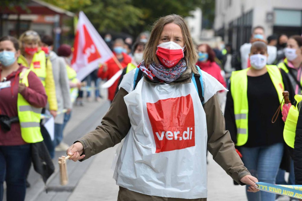 2020-09-30 Tarifrunde OeD Warnstreik Klinikum Hanau und Altenpflegezentrum Rodenbach