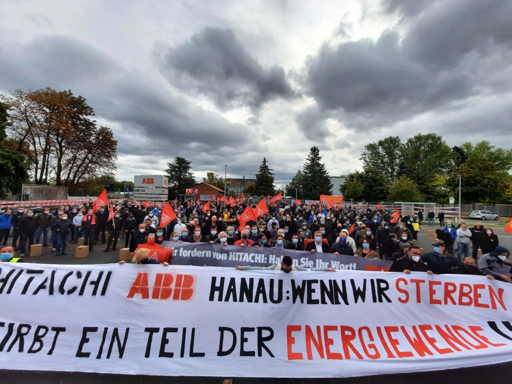 Schwarze-Wolken über Großauheim - Protest am 5.10.2020 gegen die Schließung von Hitachi-ABB