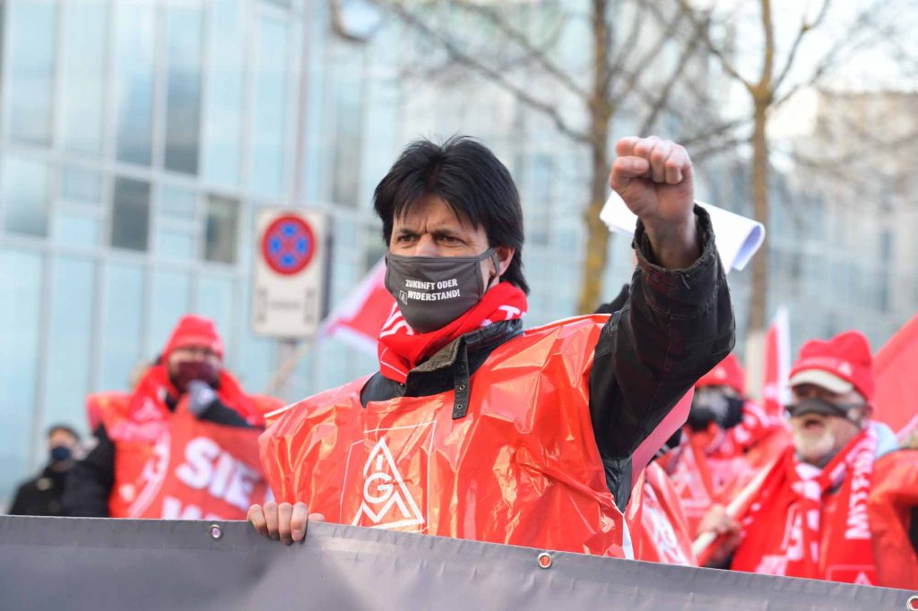 Streikende aus dem Werk Hanau-Großauheim von ABB-Hitachi zum Aktionsbesuch vor der Konzernzentrale in Zürich