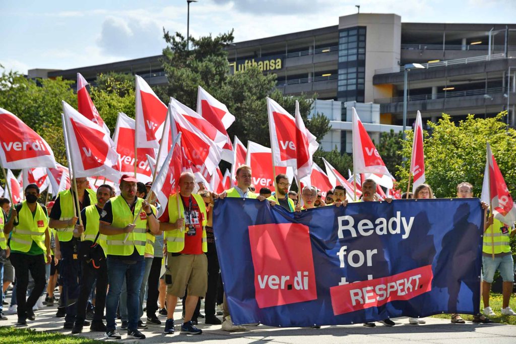 Demonstration am Flughafen