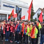 Warnstreik bei der Knaus Tabbert AG in Mottgers im Rahmen der Tarifrunde in der Holz- und Kunststoffindustrie