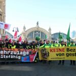 Demoauftakt am Frankfurter Hauptbahnhof