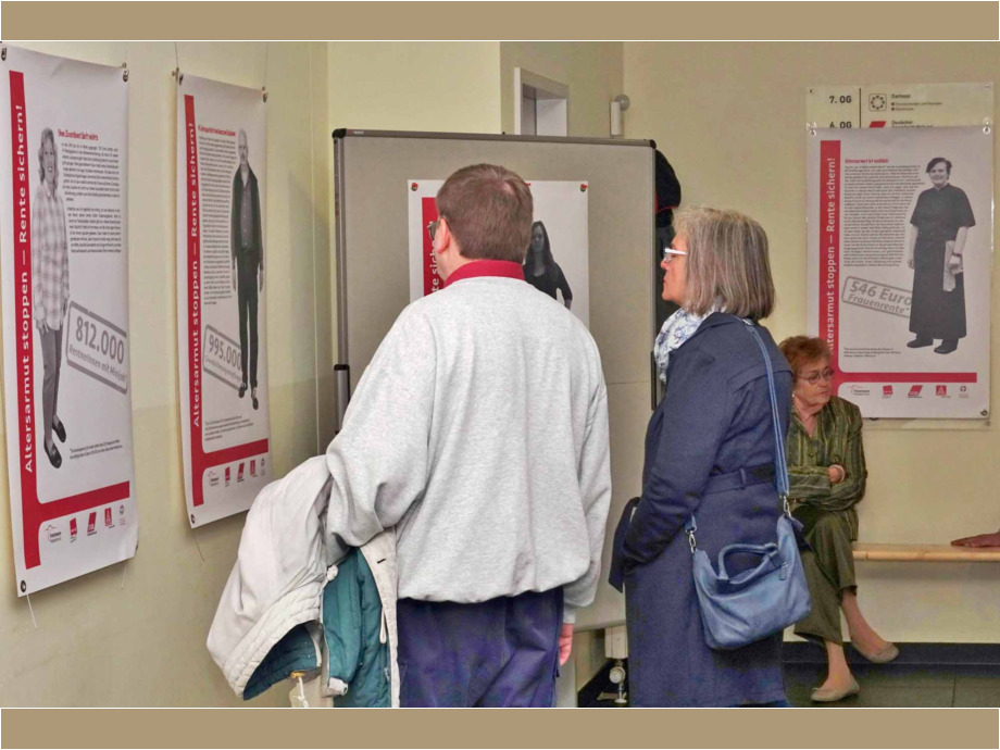 Übung zur Fotoreportage "Wir machen eine Ausstellung" Übung zur Fotoreportage "Wir machen eine Ausstellung"