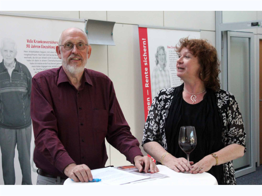 Übung zur Fotoreportage "Wir machen eine Ausstellung" Übung zur Fotoreportage "Wir machen eine Ausstellung"