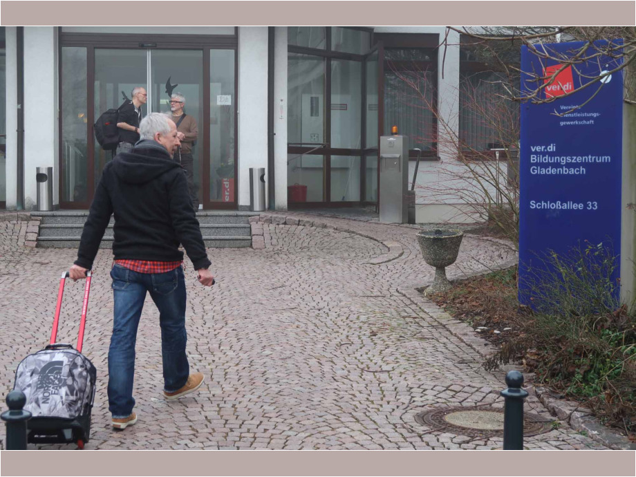 Übung zur Fotoreportage: "Ein Tag im BZ Gladenbach" Übung zur Fotoreportage: "Ein Tag im BZ Gladenbach"