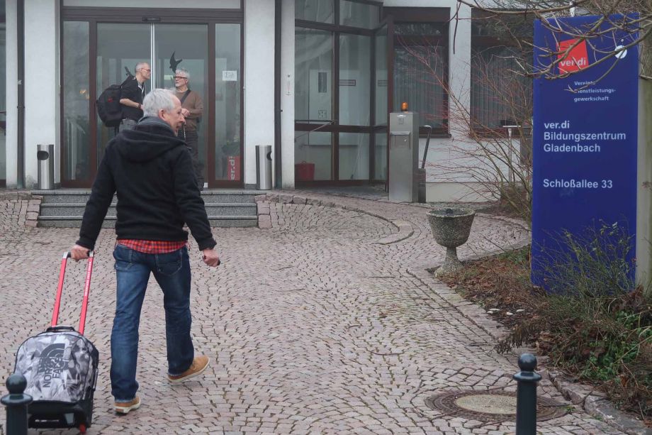 Übung zur Fotoreportage: "Ein Tag im BZ Gladenbach" Übung zur Fotoreportage: "Ein Tag im BZ Gladenbach"