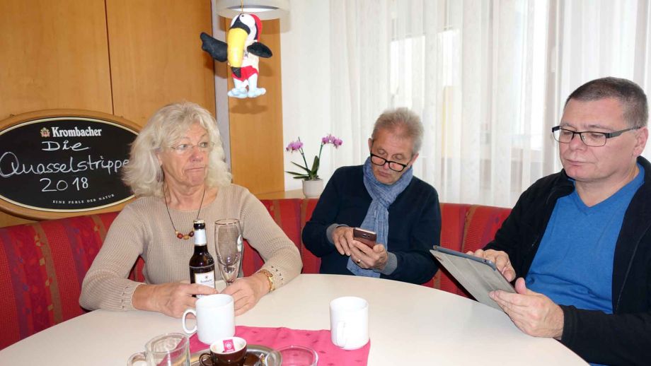 Übung Fotoreportage AG 4 - Lies'chen wird begraben Übung Fotoreportage AG 4 - Lies'chen wird begraben