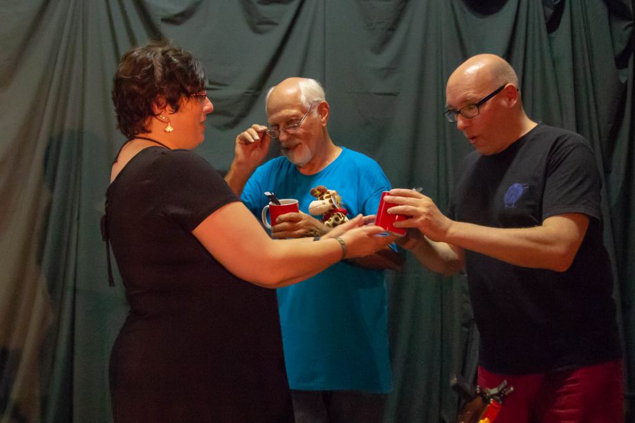 Anlässlich des 4. Gladenbacher Politiksommers der ver.di Bildungsstätte spielte Der Black in Begleitung von Philipp Römer und brachte einen Hauch von 68 ins Haus