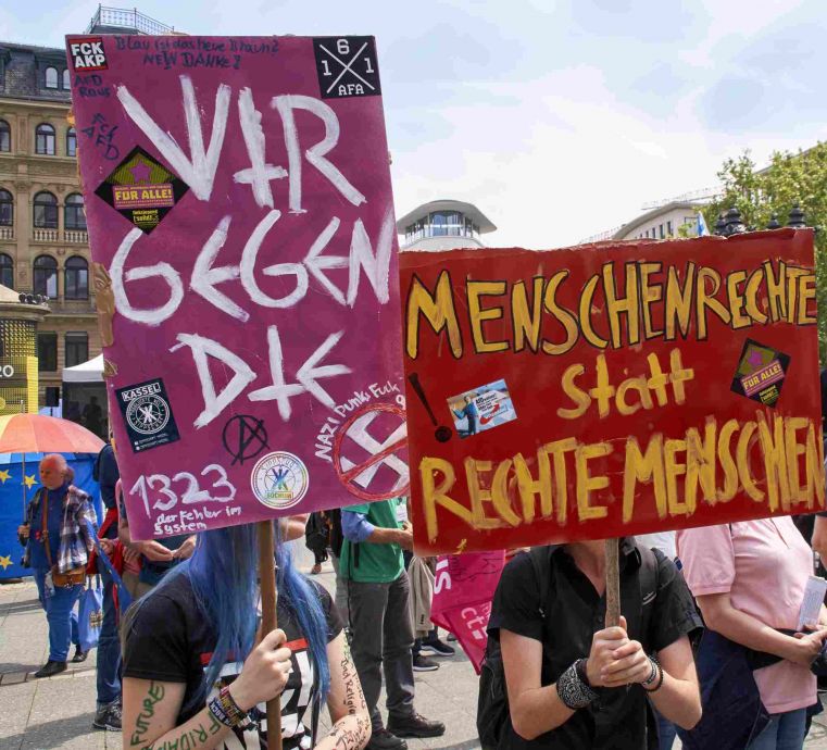 Menschenrechte statt rechte Menschen Menschenrechte statt rechte Menschen
