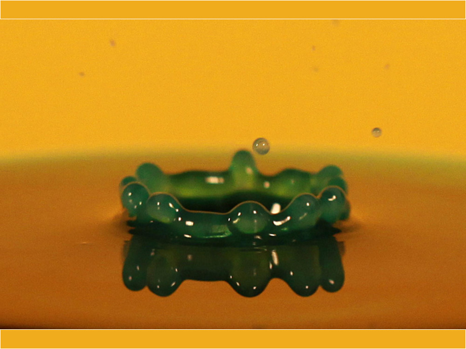 Wenn ein Tropfen ins Wasser fällt