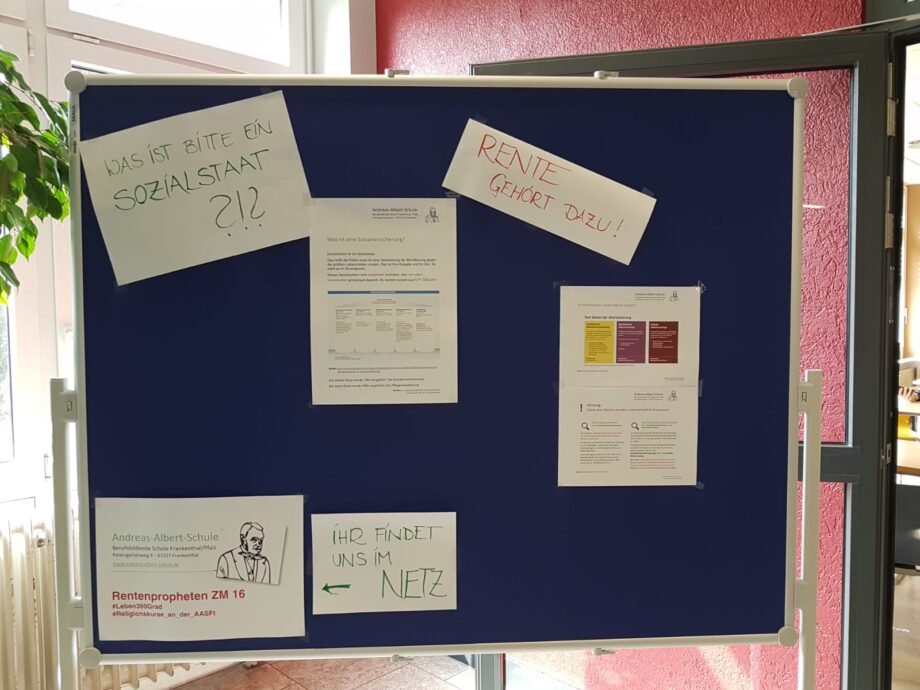 Informationstafel zum Thema
