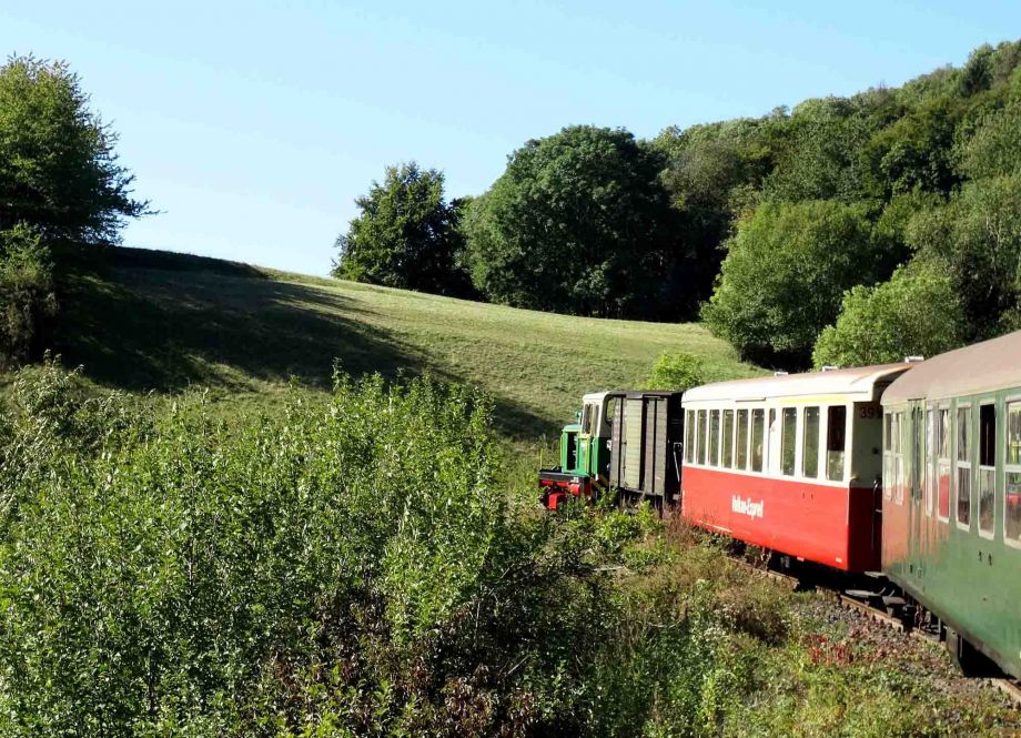 der kleine Zug erreicht die Eifelhöhe der kleine Zug erreicht die Eifelhöhe