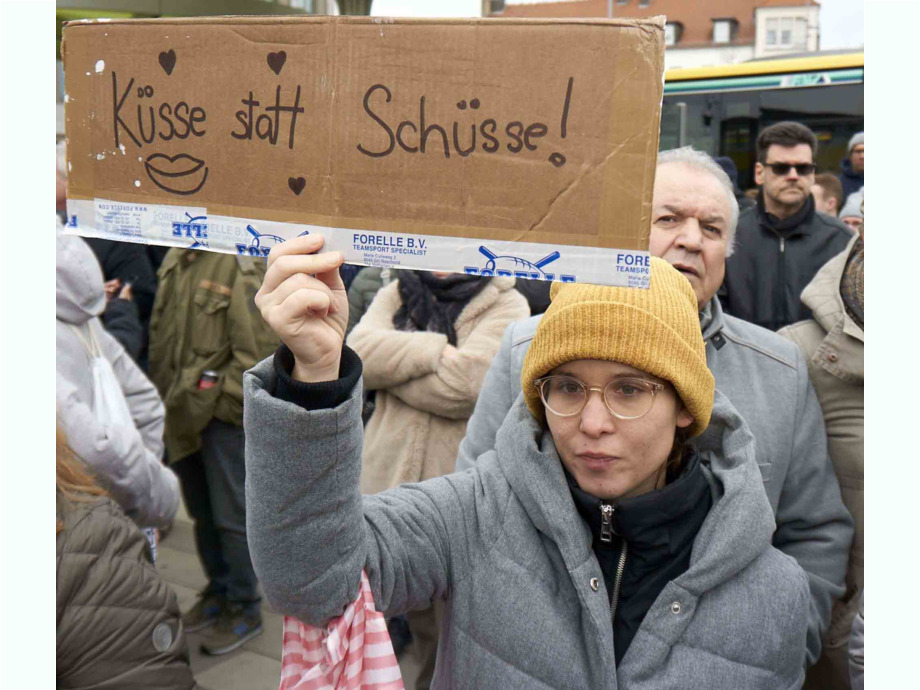 Solidarität statt Spaltung - Trauer um die Opfer der rassistschen Morde am 19. Janaur 2020 in Hanau Solidarität statt Spaltung - Trauer um die Opfer der rassistschen Morde am 19. Janaur 2020 in Hanau