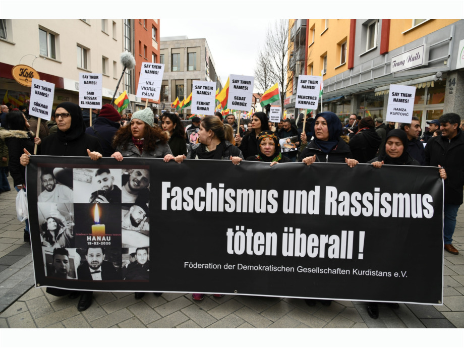 Solidarität statt Spaltung - Trauer um die Opfer der rassistschen Morde am 19. Janaur 2020 in Hanau Solidarität statt Spaltung - Trauer um die Opfer der rassistschen Morde am 19. Janaur 2020 in Hanau