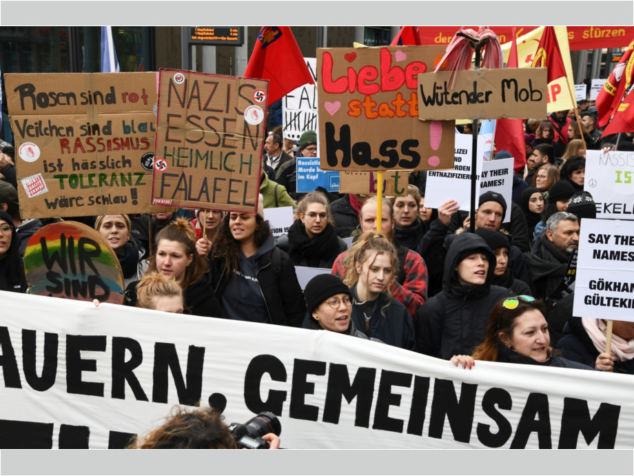 Solidarität statt Spaltung - Trauer um die Opfer der rassistschen Morde am 19. Janaur 2020 in Hanau Solidarität statt Spaltung - Trauer um die Opfer der rassistschen Morde am 19. Janaur 2020 in Hanau