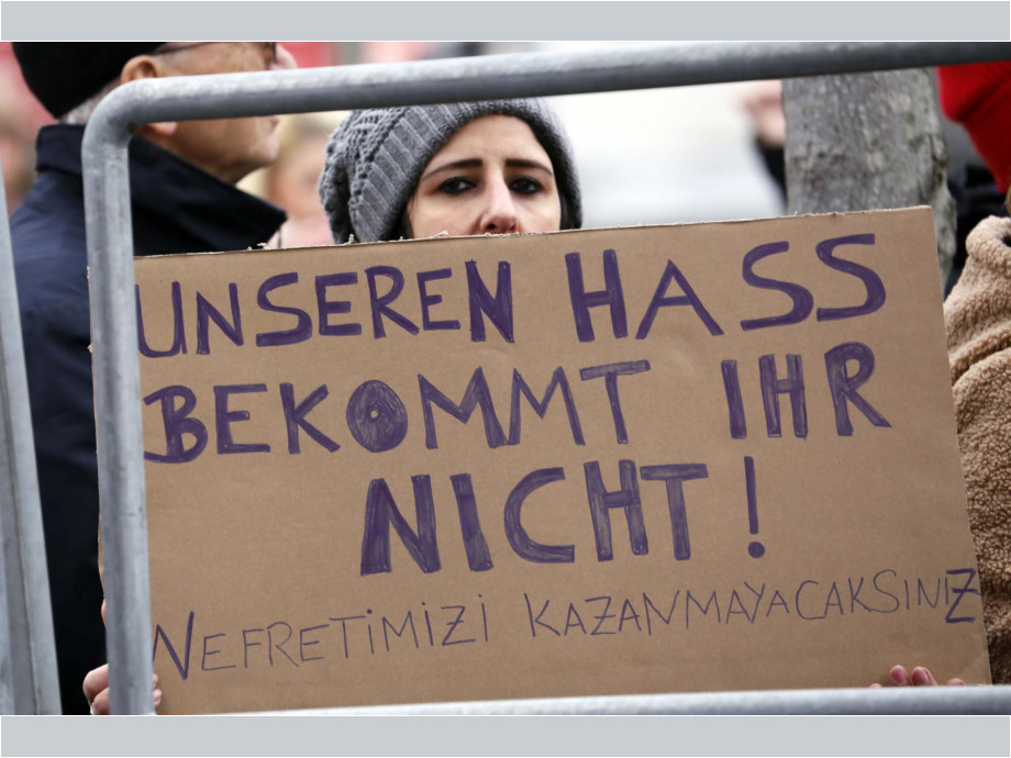 Solidarität statt Spaltung - Trauer um die Opfer der rassistschen Morde am 19. Janaur 2020 in Hanau Solidarität statt Spaltung - Trauer um die Opfer der rassistschen Morde am 19. Janaur 2020 in Hanau