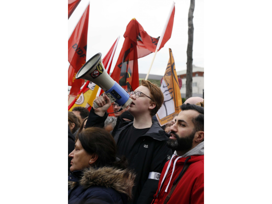 Solidarität statt Spaltung - Trauer um die Opfer der rassistschen Morde am 19. Janaur 2020 in Hanau Solidarität statt Spaltung - Trauer um die Opfer der rassistschen Morde am 19. Janaur 2020 in Hanau