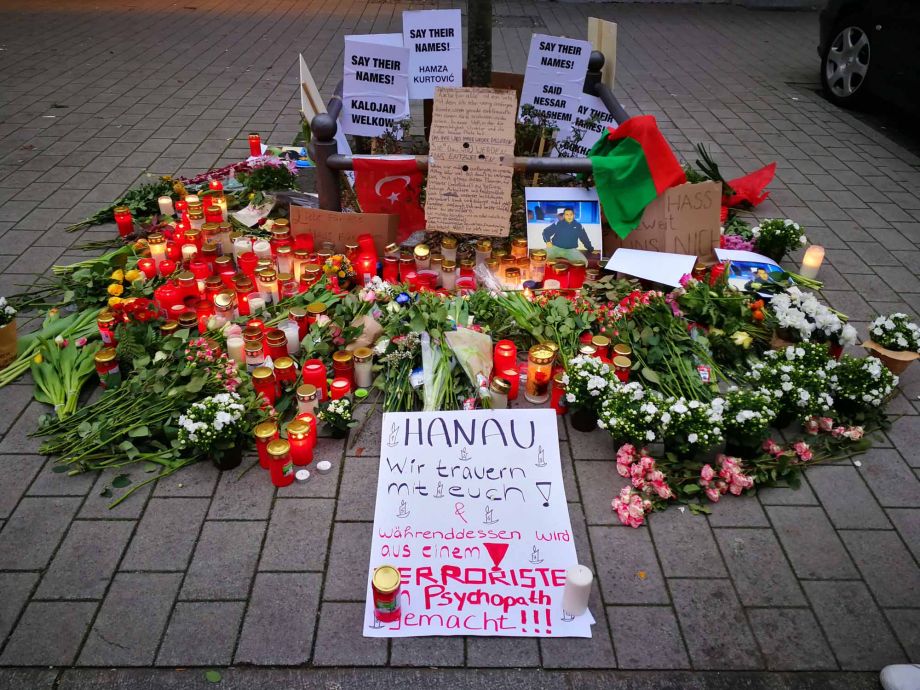Solidarität statt Spaltung - Trauer um die Opfer der rassistschen Morde am 19. Janaur 2020 in Hanau Solidarität statt Spaltung - Trauer um die Opfer der rassistschen Morde am 19. Janaur 2020 in Hanau