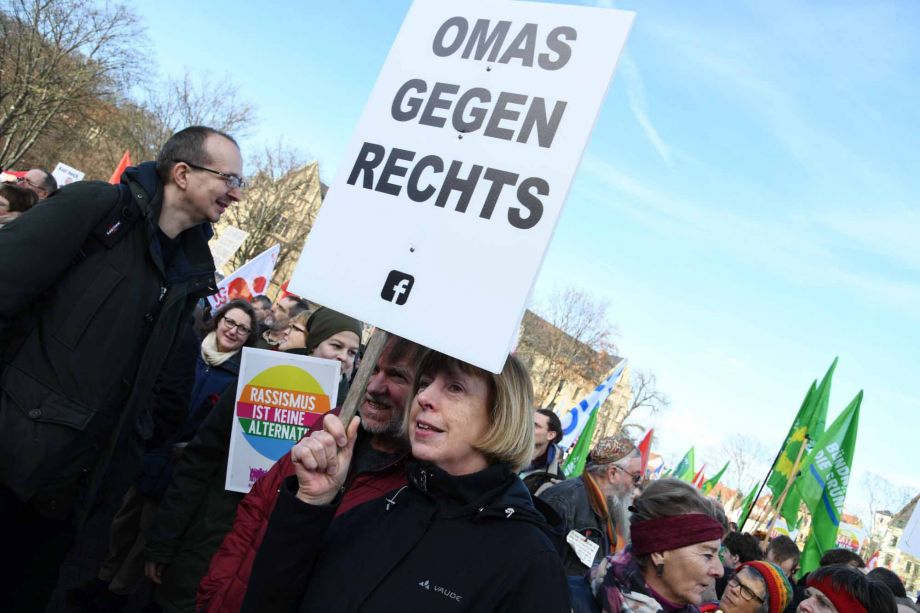 #Nichtmituns - 18.000 in Erfurt gegen Pakt mit rechts #Nichtmituns - 18.000 demonstrieren am 15. Februar 2020 in Erfurt gegen Pakt mit rechts