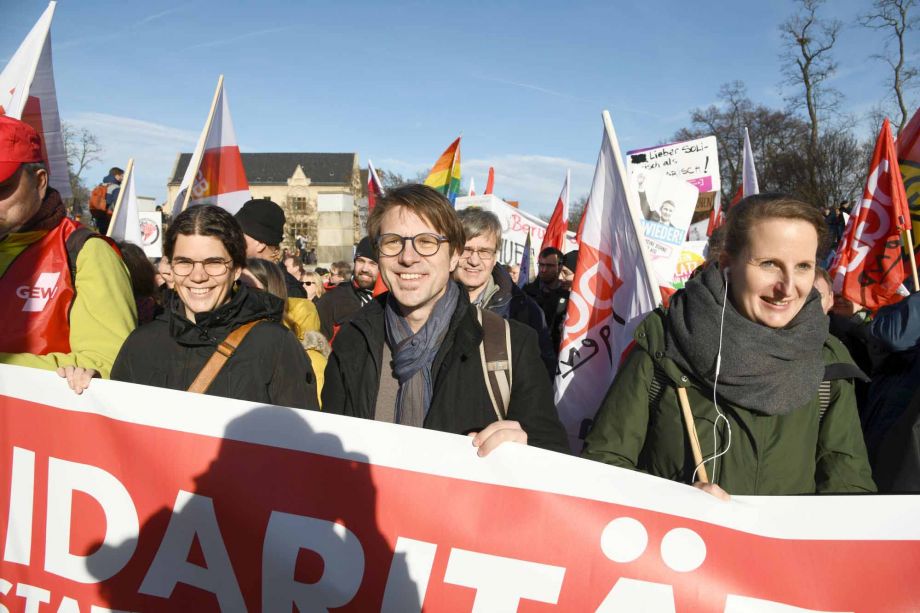 #Nichtmituns - 18.000 in Erfurt gegen Pakt mit rechts #Nichtmituns - 18.000 demonstrieren am 15. Februar 2020 in Erfurt gegen Pakt mit rechts