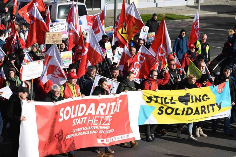 #Nichtmituns - 18.000 in Erfurt gegen Pakt mit rechts #Nichtmituns - 18.000 demonstrieren am 15. Februar 2020 in Erfurt gegen Pakt mit rechts