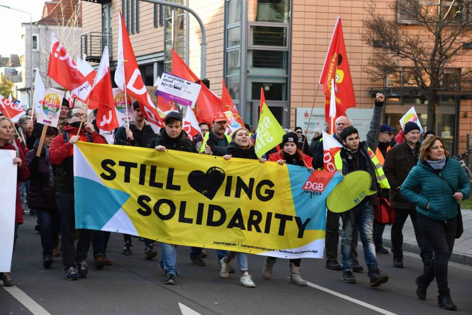 #Nichtmituns - 18.000 in Erfurt gegen Pakt mit rechts #Nichtmituns - 18.000 demonstrieren am 15. Februar 2020 in Erfurt gegen Pakt mit rechts