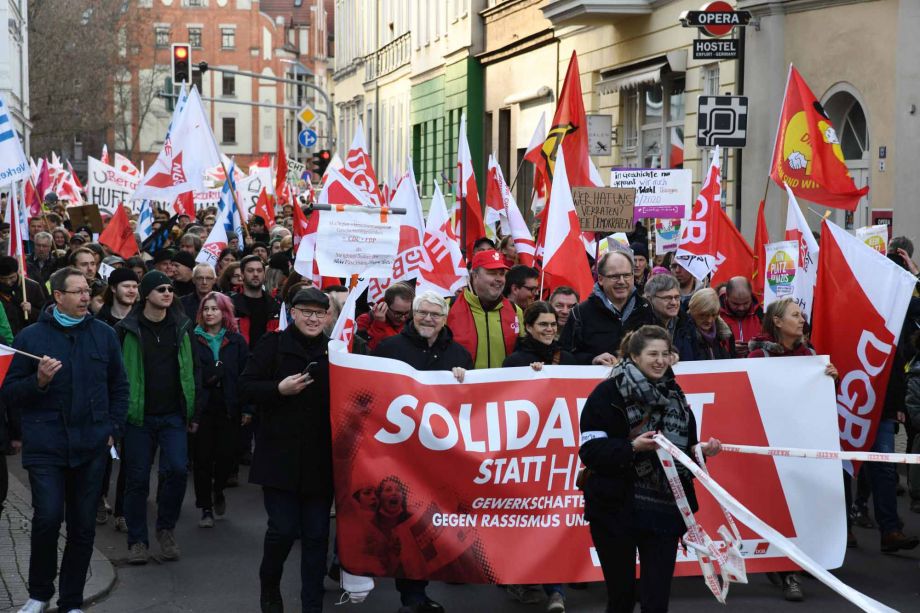 #Nichtmituns - 18.000 in Erfurt gegen Pakt mit rechts #Nichtmituns - 18.000 demonstrieren am 15. Februar 2020 in Erfurt gegen Pakt mit rechts