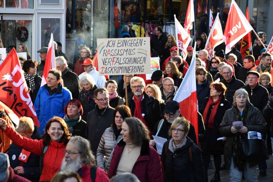 #Nichtmituns - 18.000 in Erfurt gegen Pakt mit rechts #Nichtmituns - 18.000 demonstrieren am 15. Februar 2020 in Erfurt gegen Pakt mit rechts