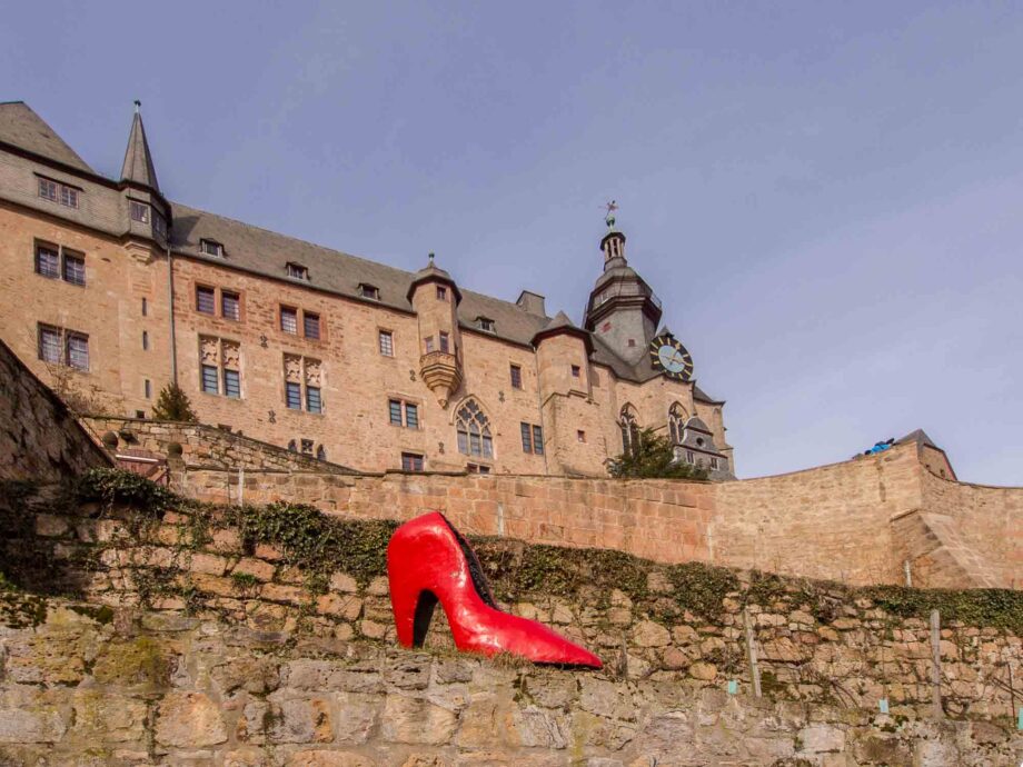 Der verlorene rote Schuh