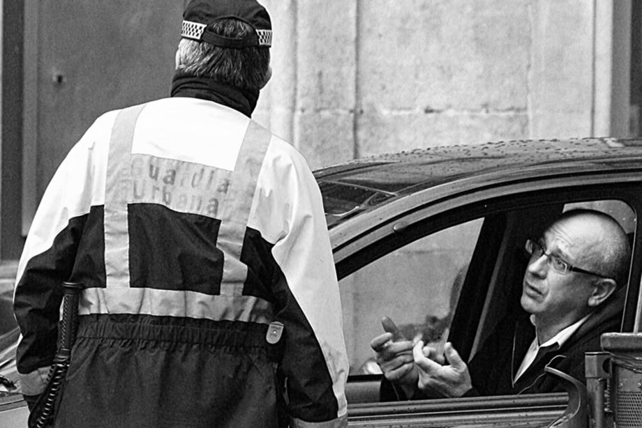 Herr Wachtmeister - ich bitte Sie nur ein kleines Äuglein zuzudrücken Herr Wachtmeister - ich bitte Sie nur ein kleines Äuglein zuzudrücken