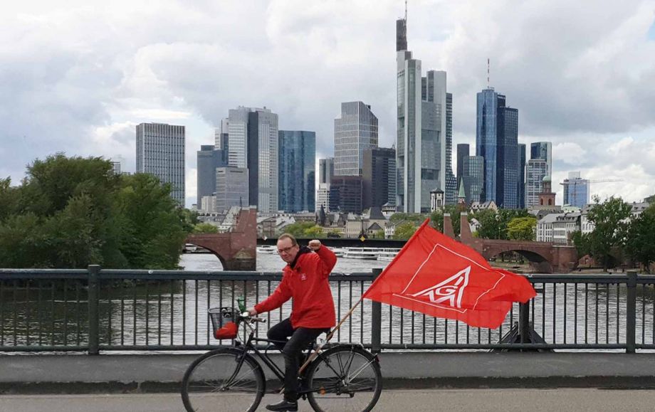 Solidarität kommt weiter! Solidarität kommt weiter!