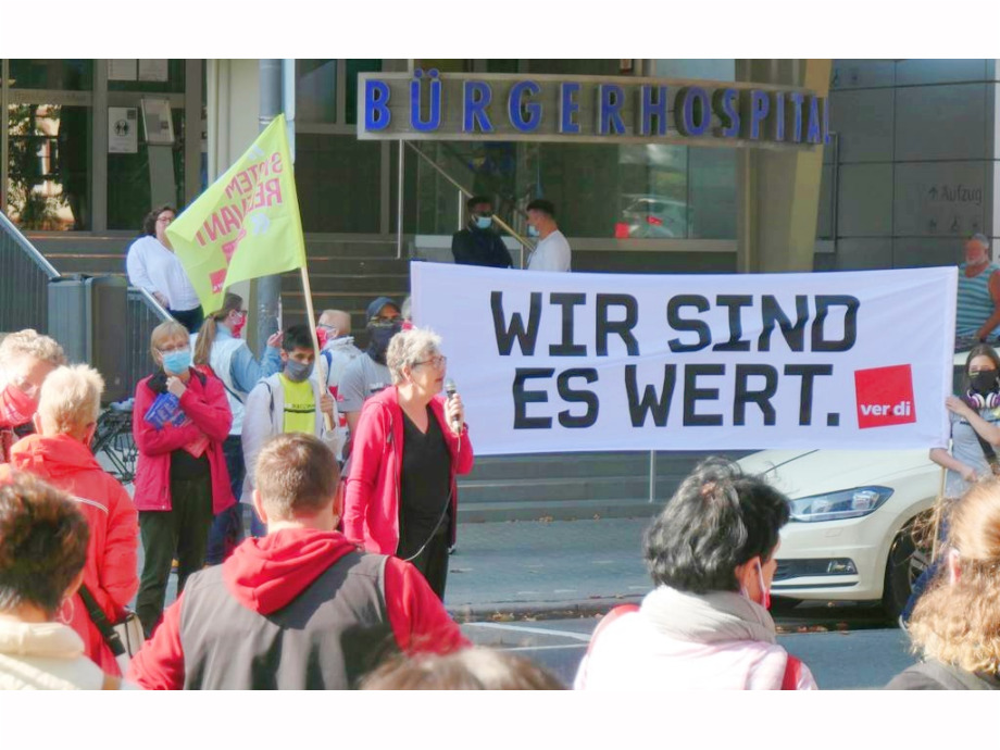 Kundgebung vor dem Bürgerhospital Frankfurt