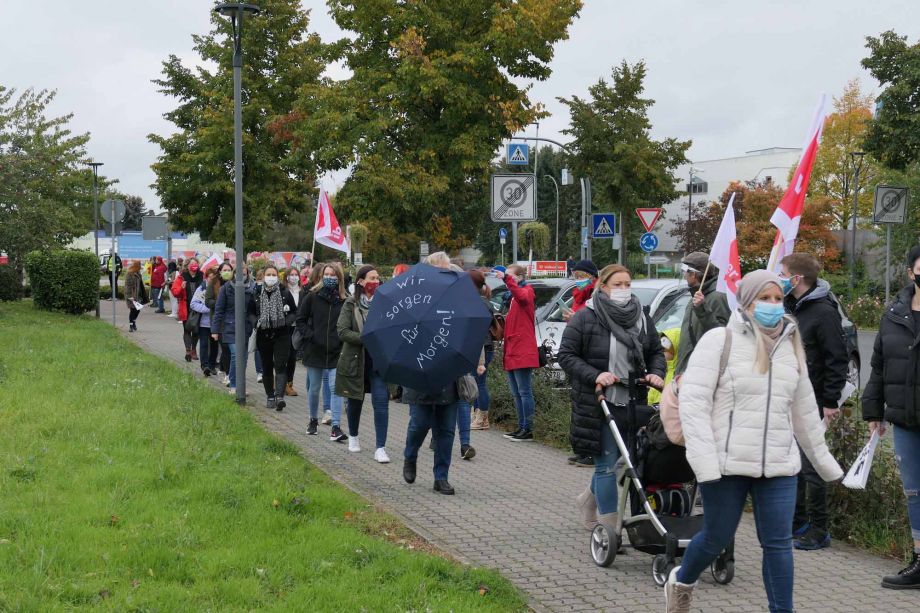"Wir halten den Laden am Laufen - jetzt seid ihr dran" - Warnstreik am 15.10. in Bad Vilbel "Wir halten den Laden am Laufen - jetzt seid ihr dran" - Warnstreik am 15.10. in Bad Vilbel