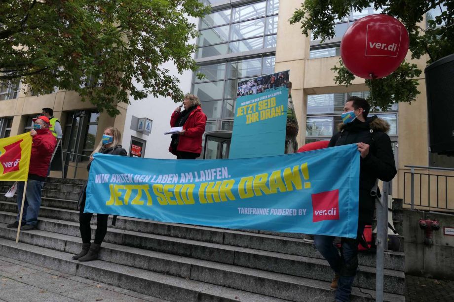 "Wir halten den Laden am Laufen - jetzt seid ihr dran" - Warnstreik am 15.10. in Bad Vilbel