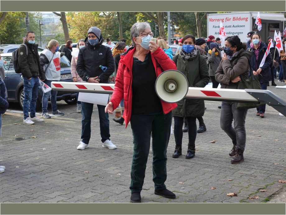 Kundgebung mit Hilke Sauthof-Schäfer, verdi Fachbereich 3