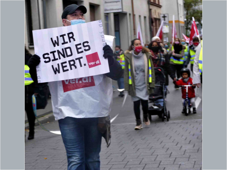 Wir reißen die Ost-West-Arbeitszeitmauer nieder – Warnstreikaktion am 16.10. in Hanau Wir reißen die Ost-West-Arbeitszeitmauer nieder – Warnstreikaktion am 16.10. in Hanau