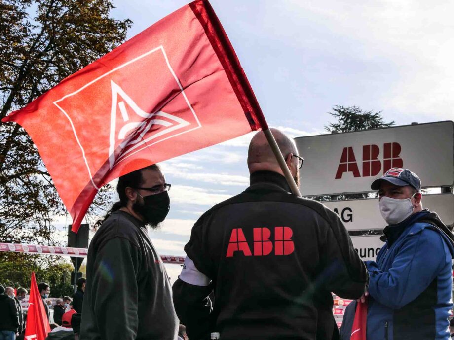 Schwarze-Wolken über Großauheim - Protest am 5.10.2020 gegen die Schließung von Hitachi-ABB