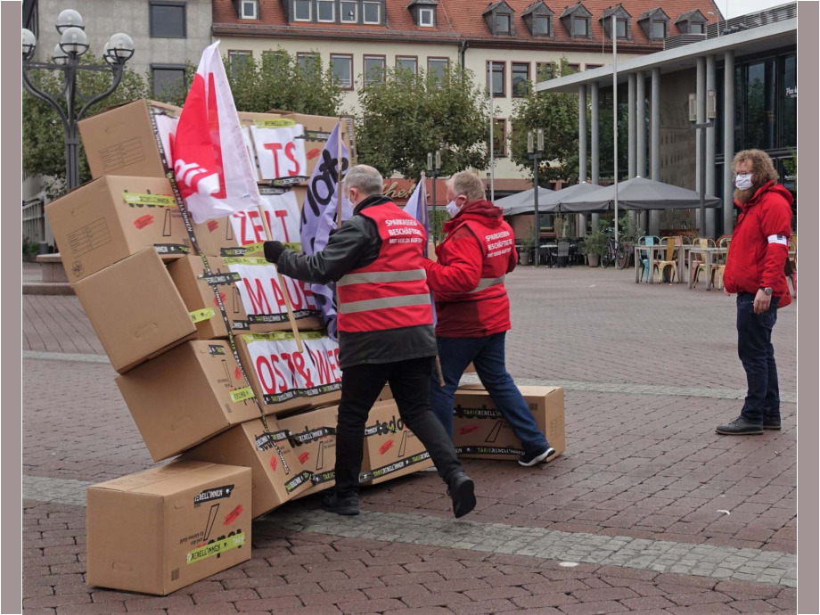 Wir reißen die Ost-West-Arbeitszeitmauer nieder - Streikaktion am 16.10. in Hanau Wir reißen die Ost-West-Arbeitszeitmauer nieder - Streikaktion am 16.10. in Hanau