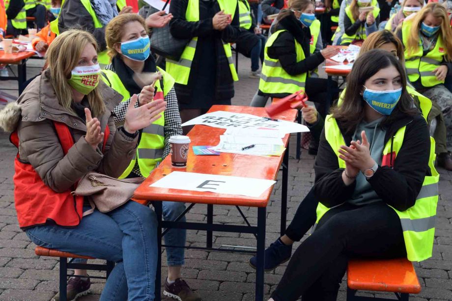 2020-10-01 Tarifrunde TV OeD - Streikfrühstück auf dem Marktplatz in Hanau 2020-10-01 Tarifrunde TV OeD - Streikfrühstück auf dem Marktplatz in Hanau