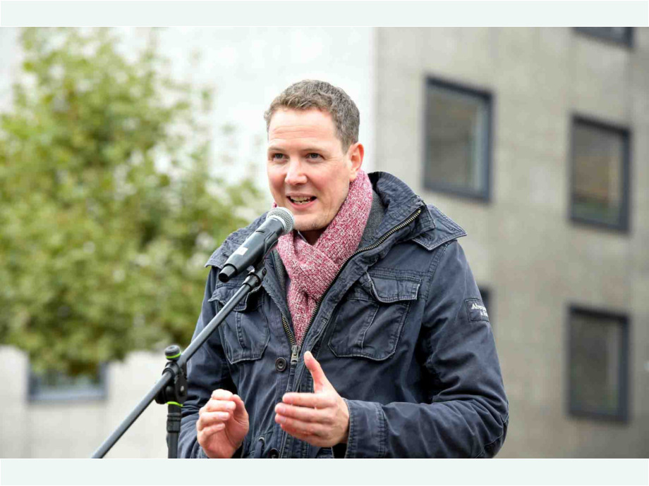 Wir reißen die Ost-West-Arbeitszeitmauer nieder – Warnstreikaktion am 16.10. in Hanau Wir reißen die Ost-West-Arbeitszeitmauer nieder – Warnstreikaktion am 16.10. in Hanau