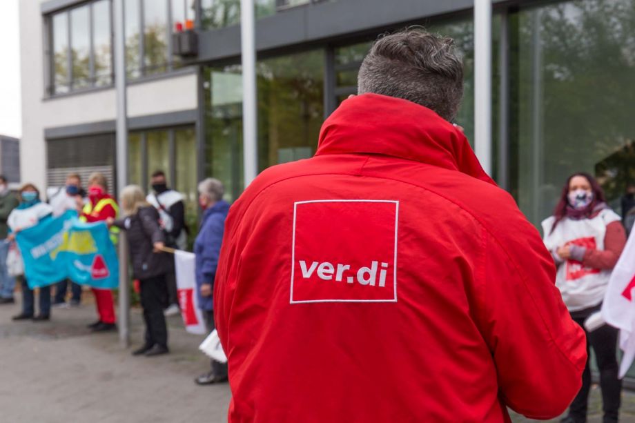 ver.di macht Druck - Warnstreik zur Tarifrunde im Öffentlichen Dienst in Offenbach