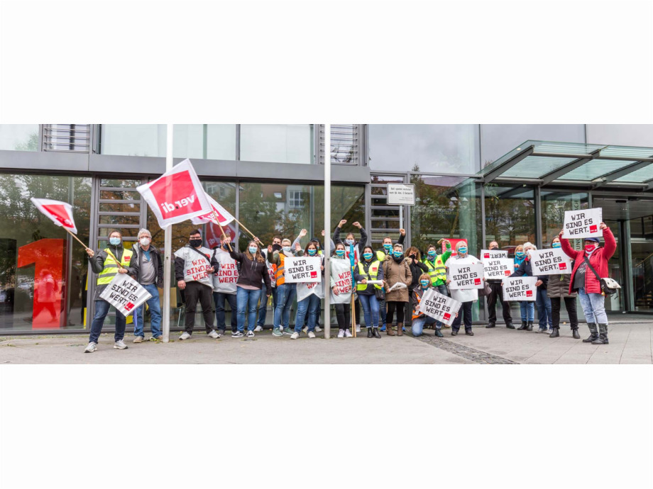 ver.di macht Druck - Warnstreik zur Tarifrunde im Öffentlichen Dienst in Offenbach ver.di macht Druck - Warnstreik zur Tarifrunde im Öffentlichen Dienst in Offenbach