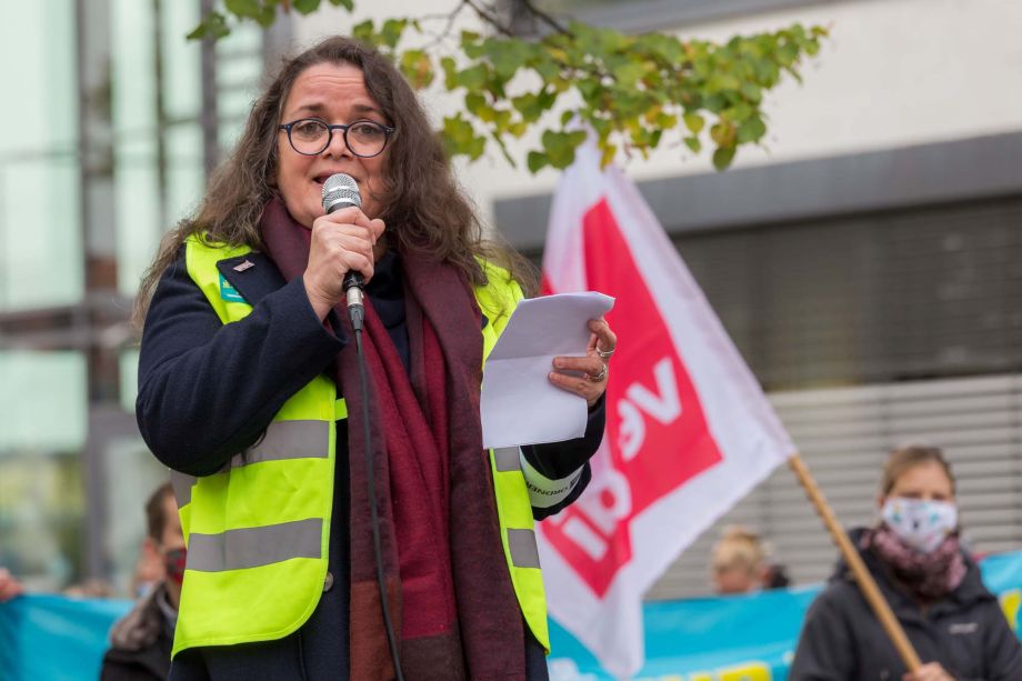 ver.di macht Druck - Warnstreik zur Tarifrunde im Öffentlichen Dienst in Offenbach