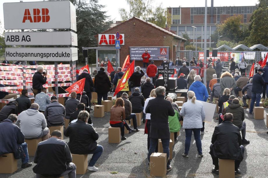 Schwarze-Wolken über Großauheim - Protest am 5.10.2020 gegen die Schließung von Hitachi-ABB