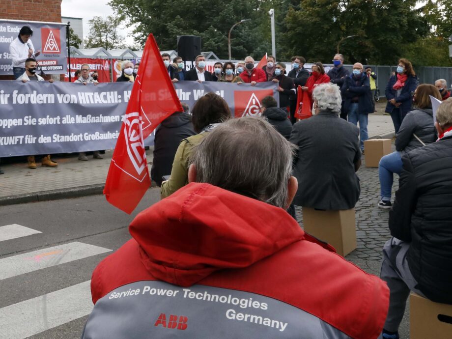 Schwarze-Wolken über Großauheim - Protest am 5.10.2020 gegen die Schließung von Hitachi-ABB