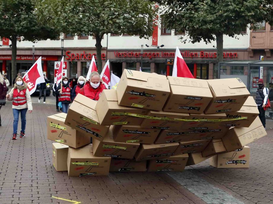 Wir reißen die Ost-West-Arbeitszeitmauer nieder - Streikaktion am 16.10. in Hanau