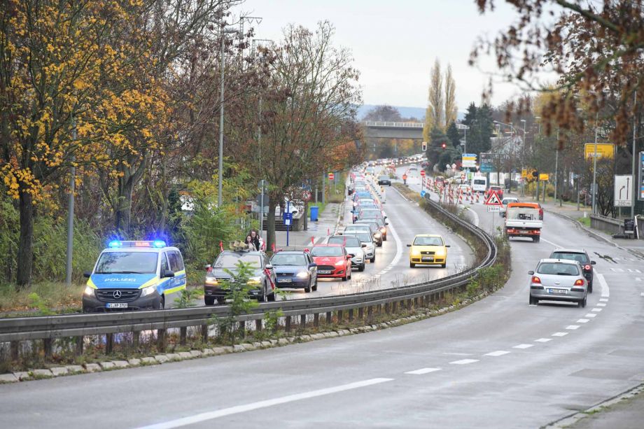 Warnstreik und Autocorsoam 19. November 2020 für den Erhalt der Arbeitsplätze bei Hitachi ABB Power Grids in Hanau-Großauheim