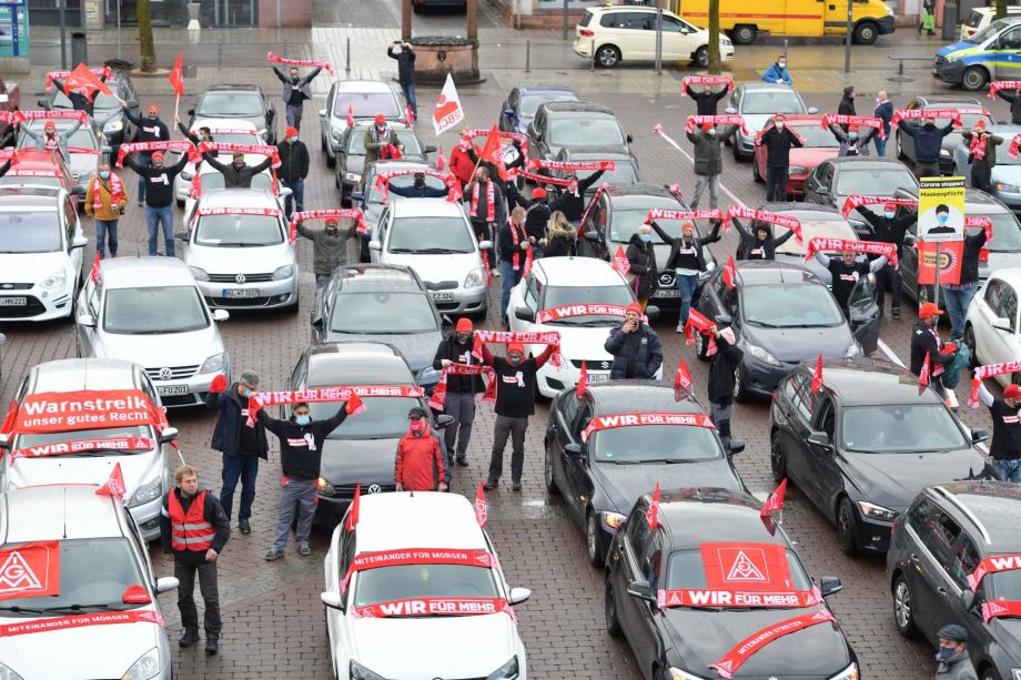 Warnstreik und Autocorsoam 19. November 2020 für den Erhalt der Arbeitsplätze bei Hitachi ABB Power Grids in Hanau-Großauheim