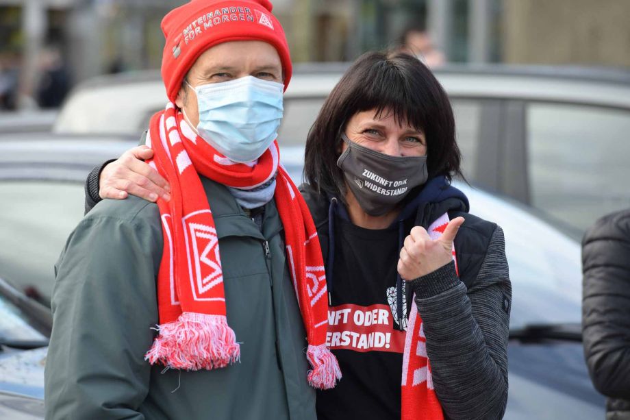 Warnstreik und Autocorsoam 19. November 2020 für den Erhalt der Arbeitsplätze bei Hitachi ABB Power Grids in Hanau-Großauheim