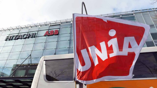 Streikende aus dem Werk Hanau-Großauheim von ABB-Hitachi zum Aktionsbesuch vor der Konzernzentrale in Zürich Streikende aus dem Werk Hanau-Großauheim von ABB-Hitachi zum Aktionsbesuch vor der Konzernzentrale in Zürich